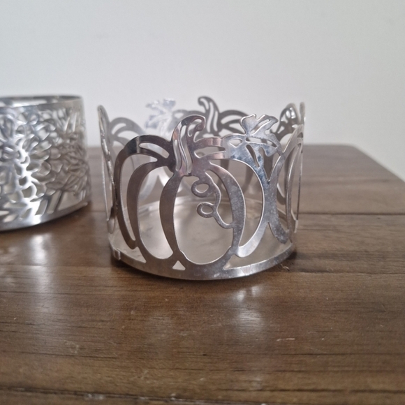 Set of 2 Decorative Metal Candle Holders – Floral & Pumpkin Design - Picture 2 of 8